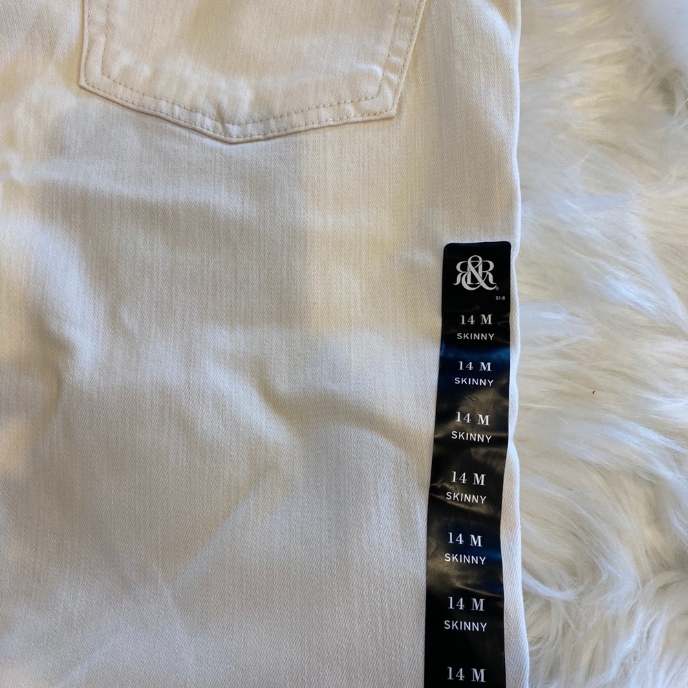 Rock & Republic Cream Wash Distressed Skinny Jeans - Picture 14 of 16